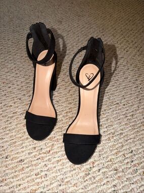 Windsor Black Ankle-Strap zipper heels